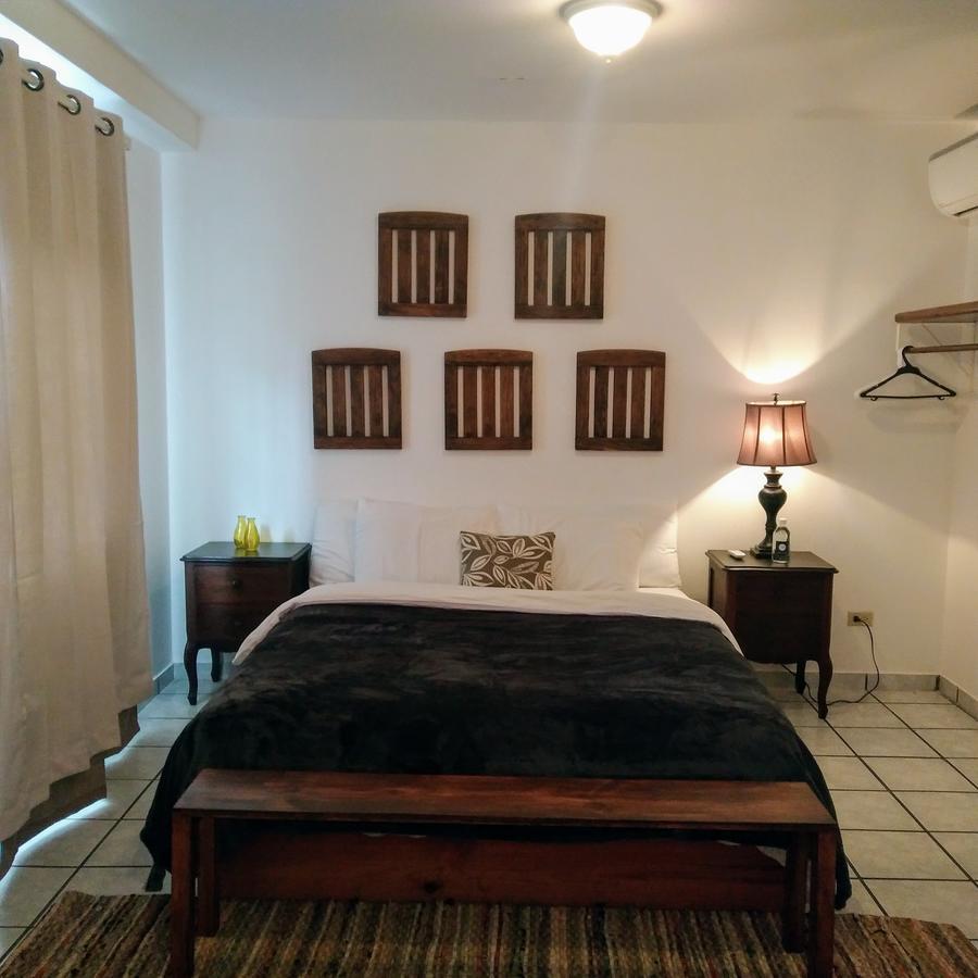 Cinco Hotel B&B Сан Салвадор Екстериор снимка